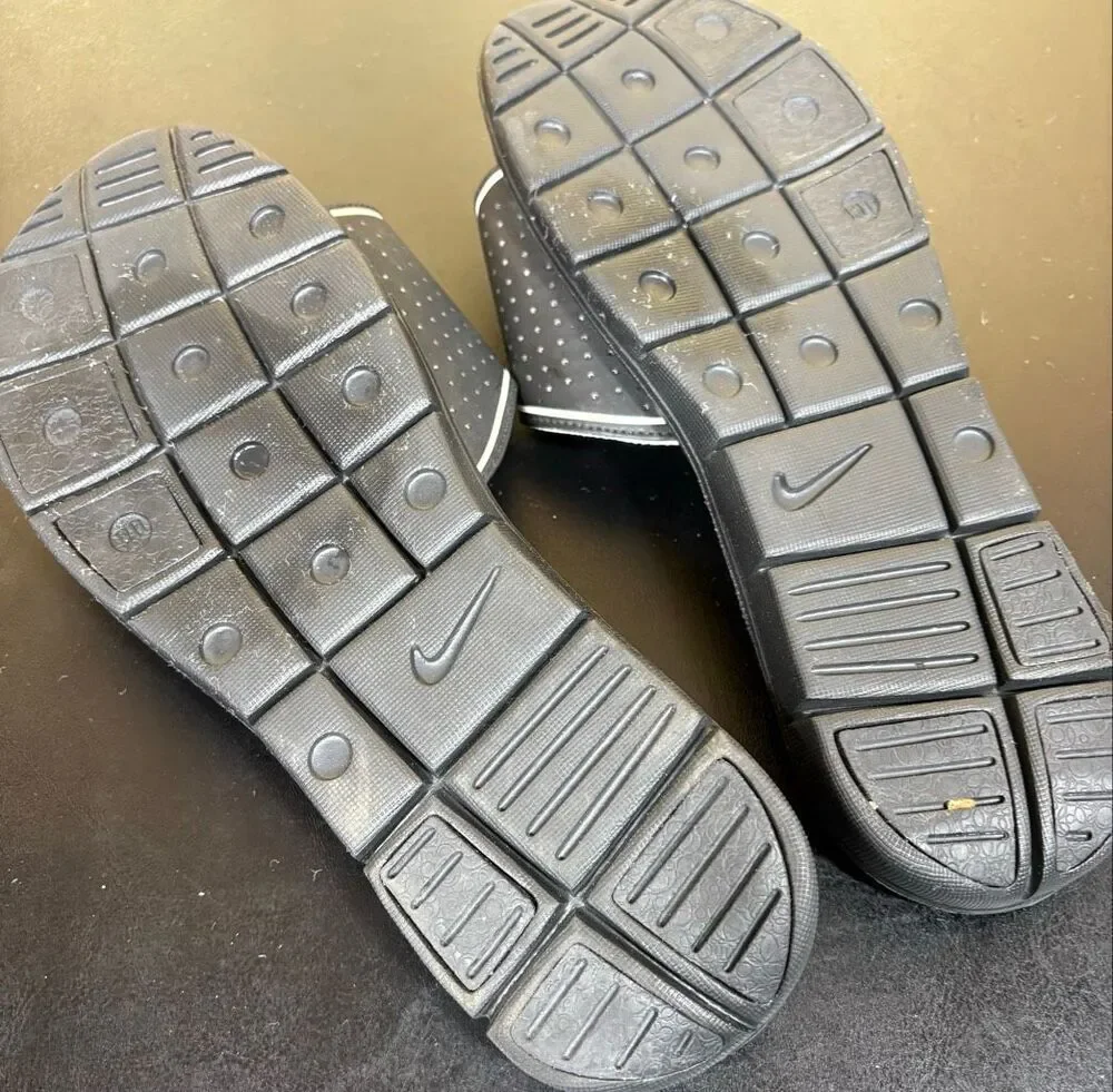 NIKE COMFORT FOOTBED, BLACK & WHITE FLIP FLOP SANDALS WITH ADJUSTABLE STRAPS SIZ